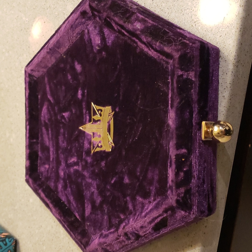 Jeffree star blood lust pallette